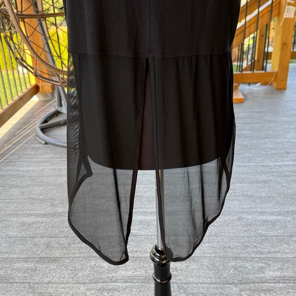 Karma | Hi- Low T-Shirt with Mesh Open Lower Back - Picture 6 of 8